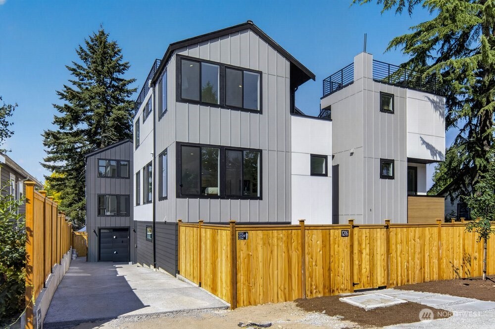 1216 NE 100th Street