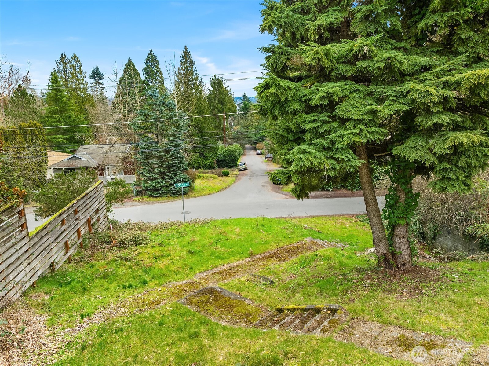 9229 45th Avenue NE