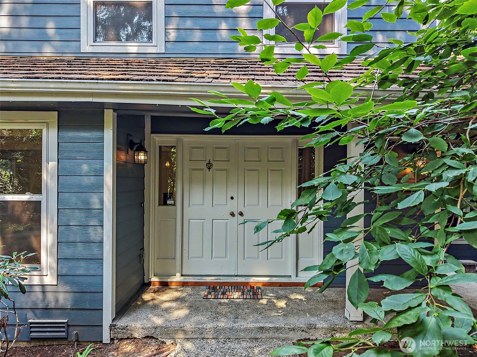 2235 Sahalee Drive E