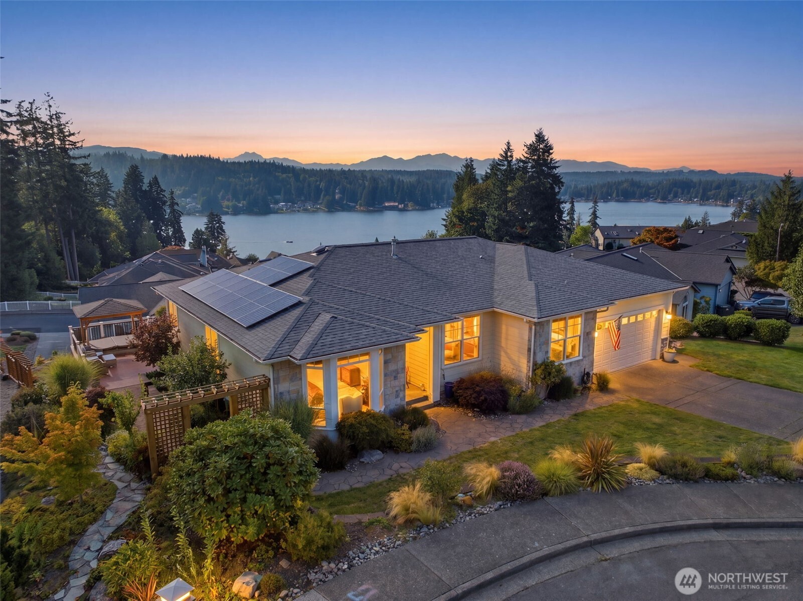6086 Kingfisher Court