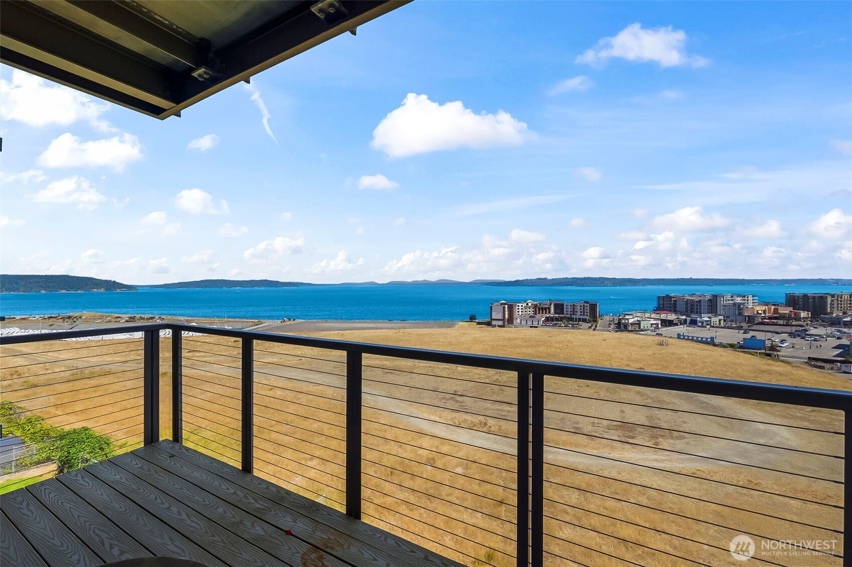 5204 N BENNETT #305
