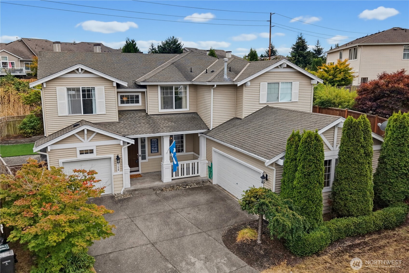 5728 Hazel Loop SE
