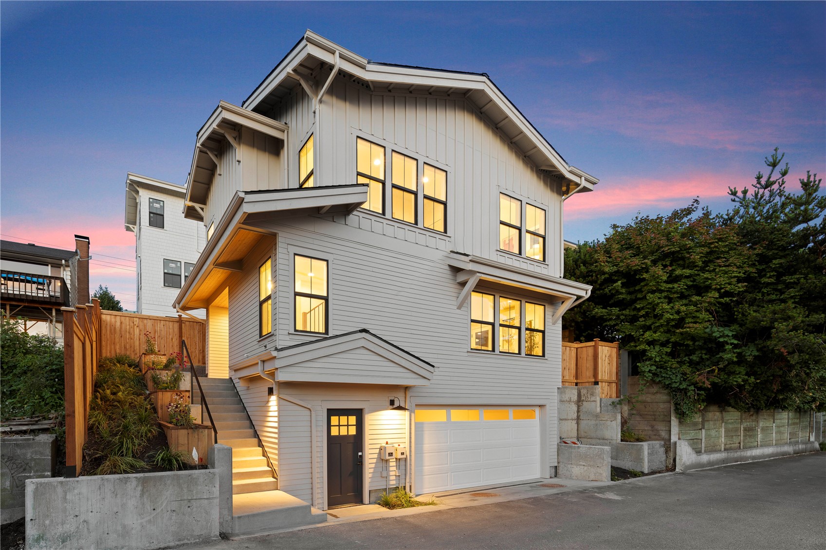 3245 13th Avenue W, Seattle, WA 98119, photo 2 of 2