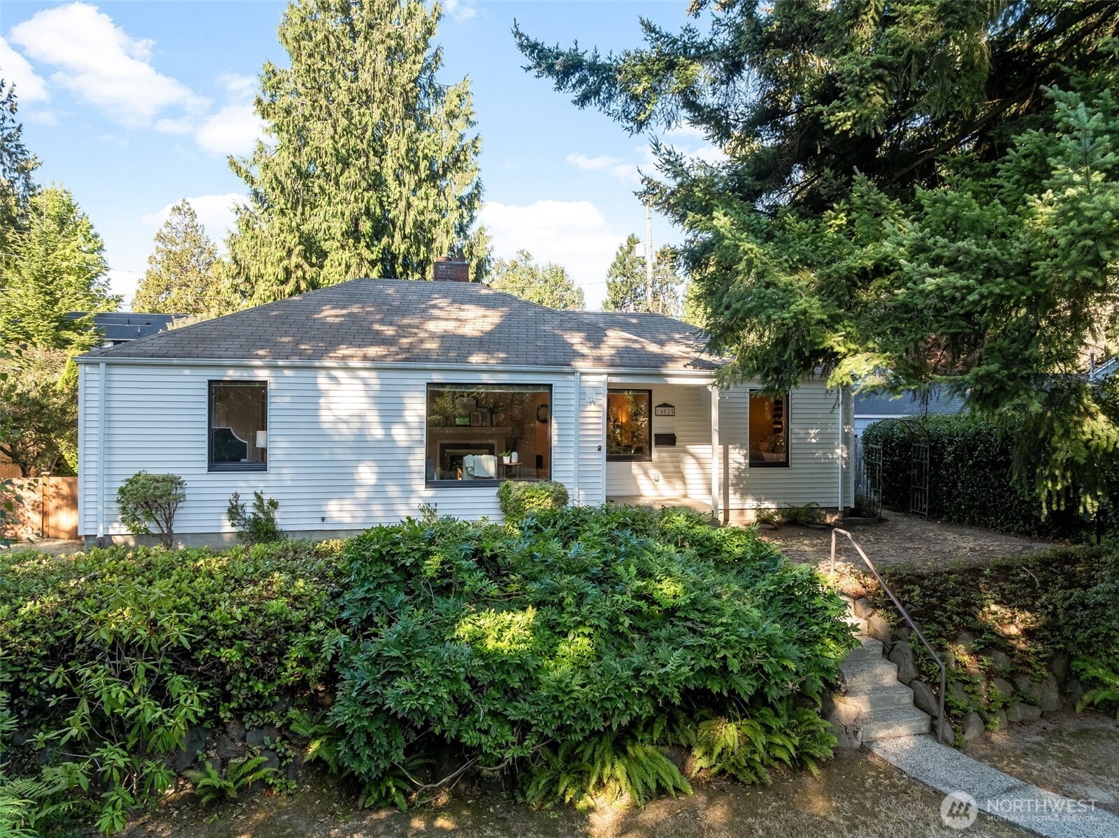 16025 10th Ave NE