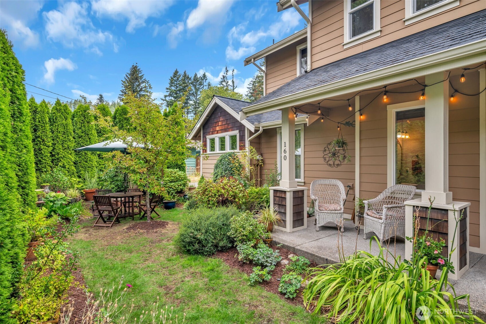 160 6th Avenue SE