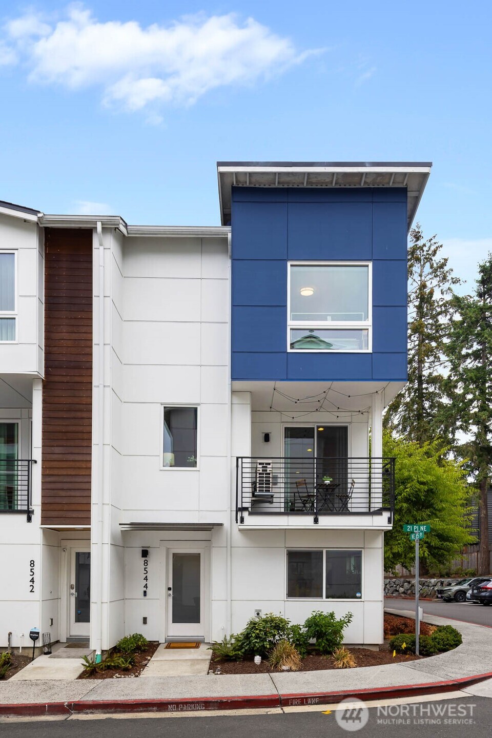 8544 21st Pl NE