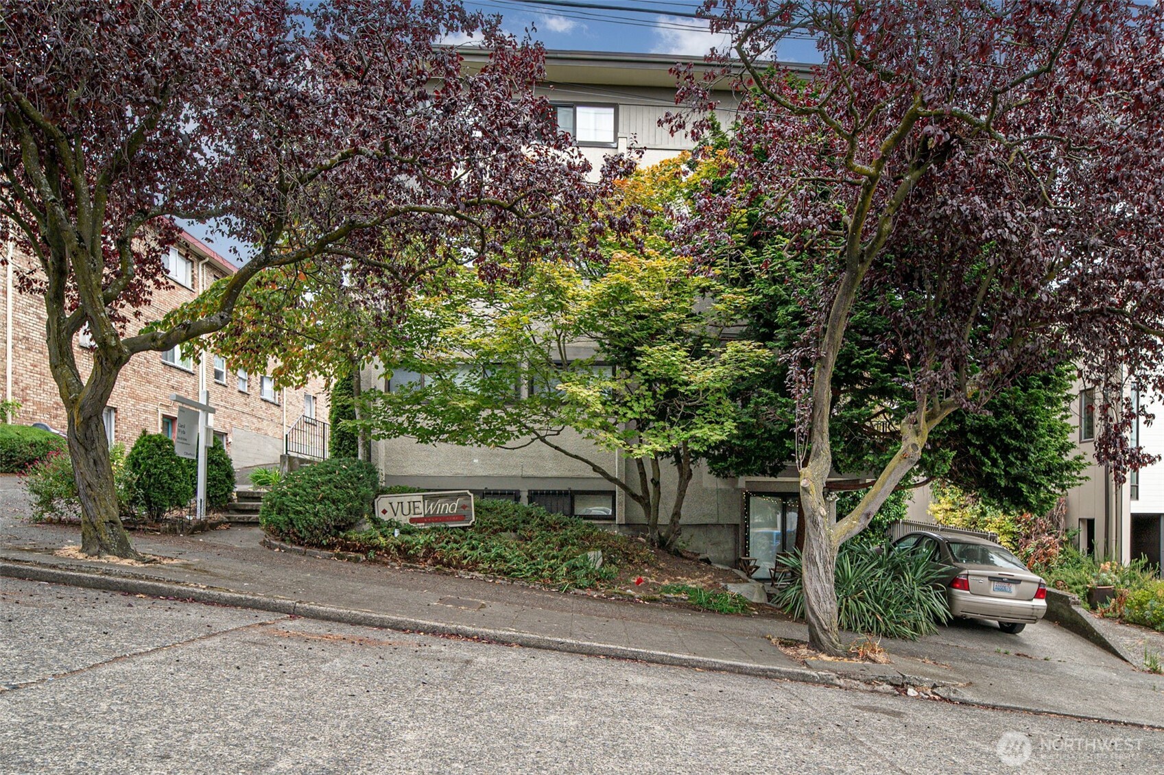 914 6th Avenue N #201