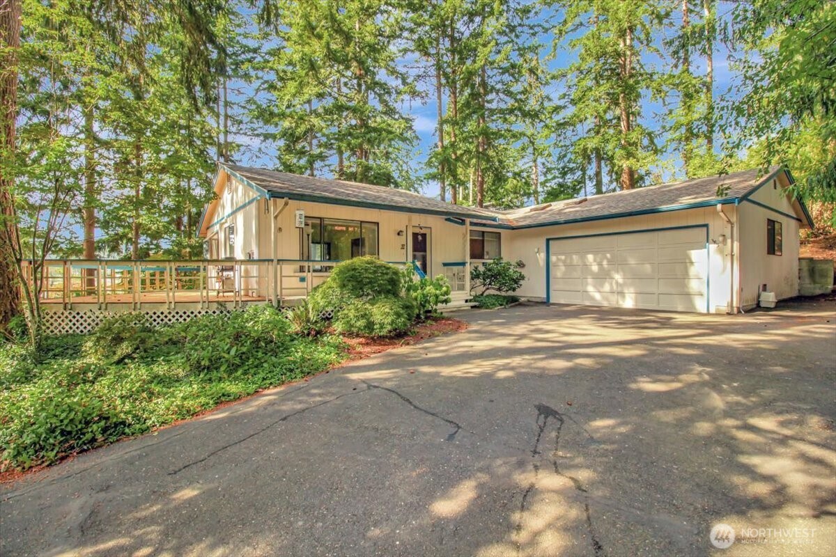 385 Glengarry Drive