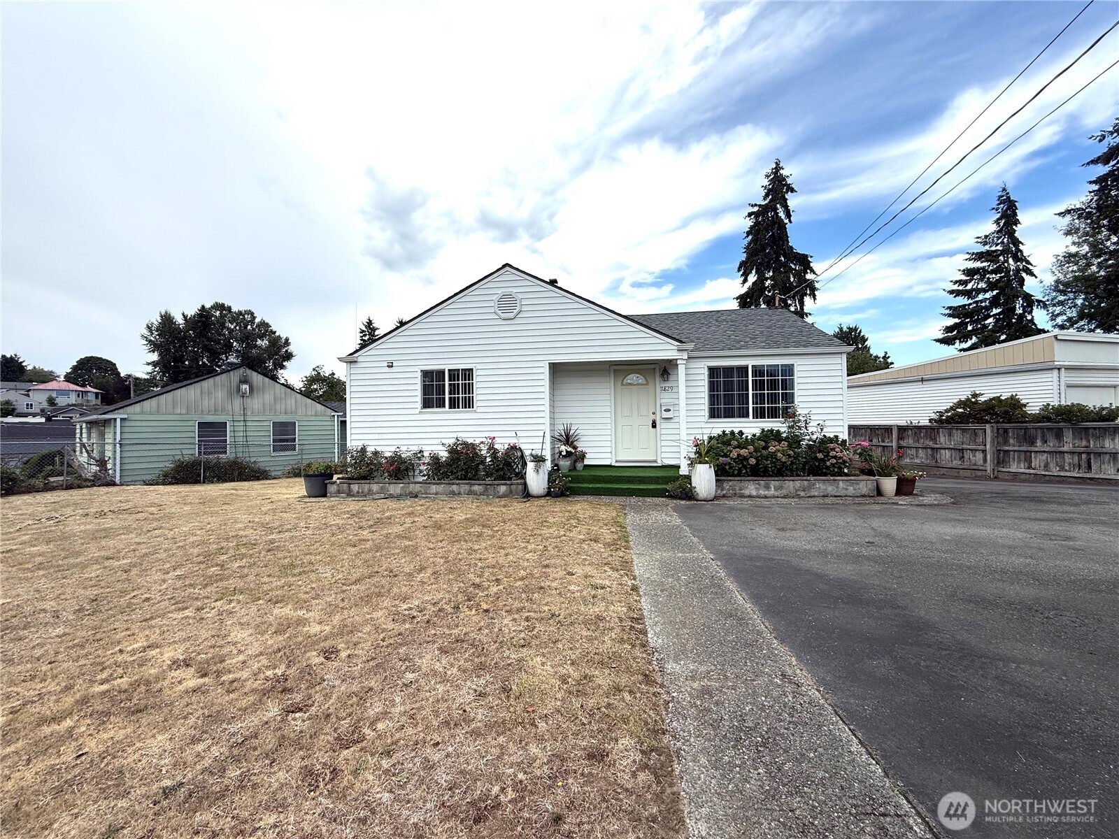 11829 76 Avenue S