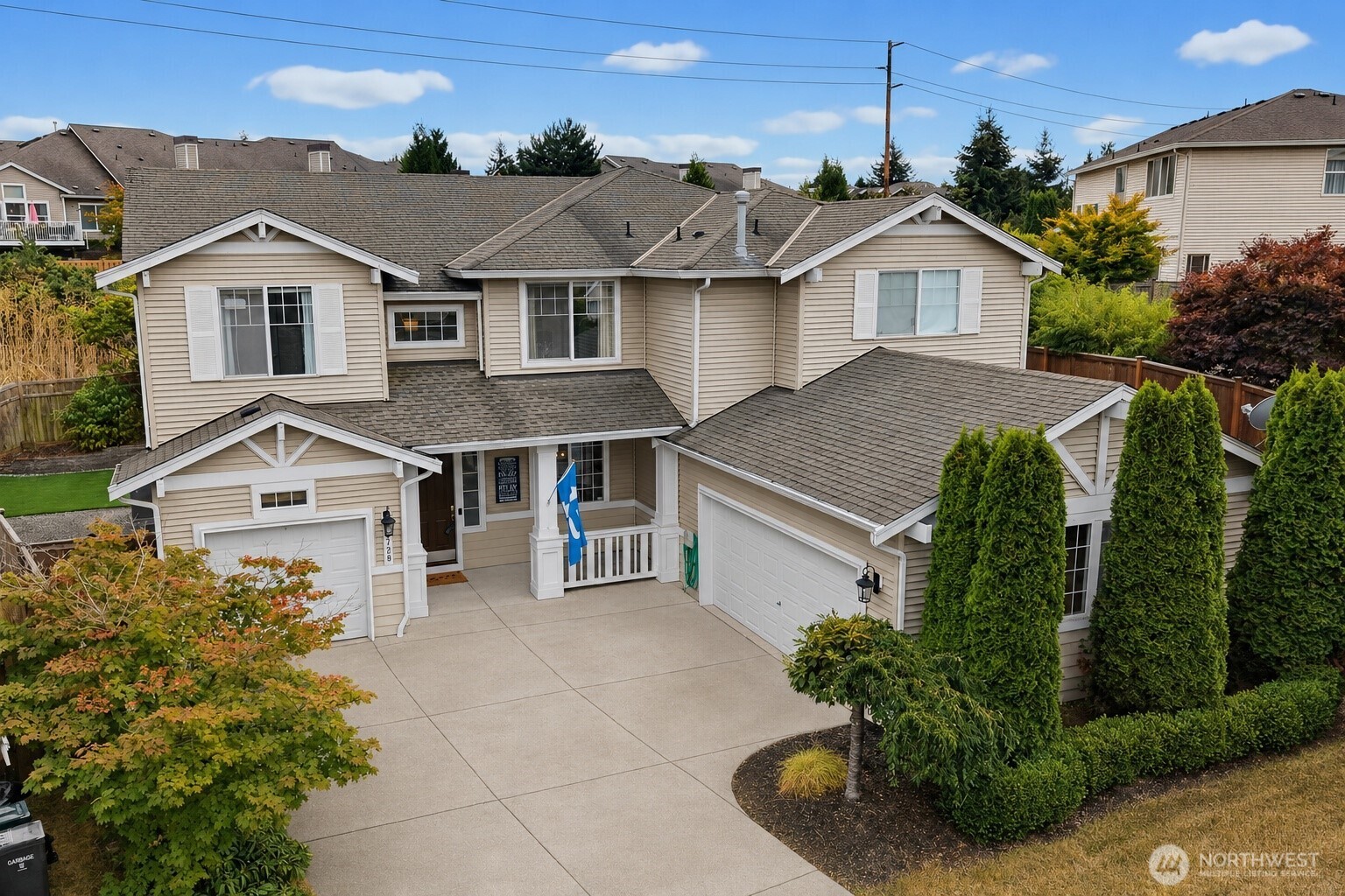 5728 Hazel Loop SE