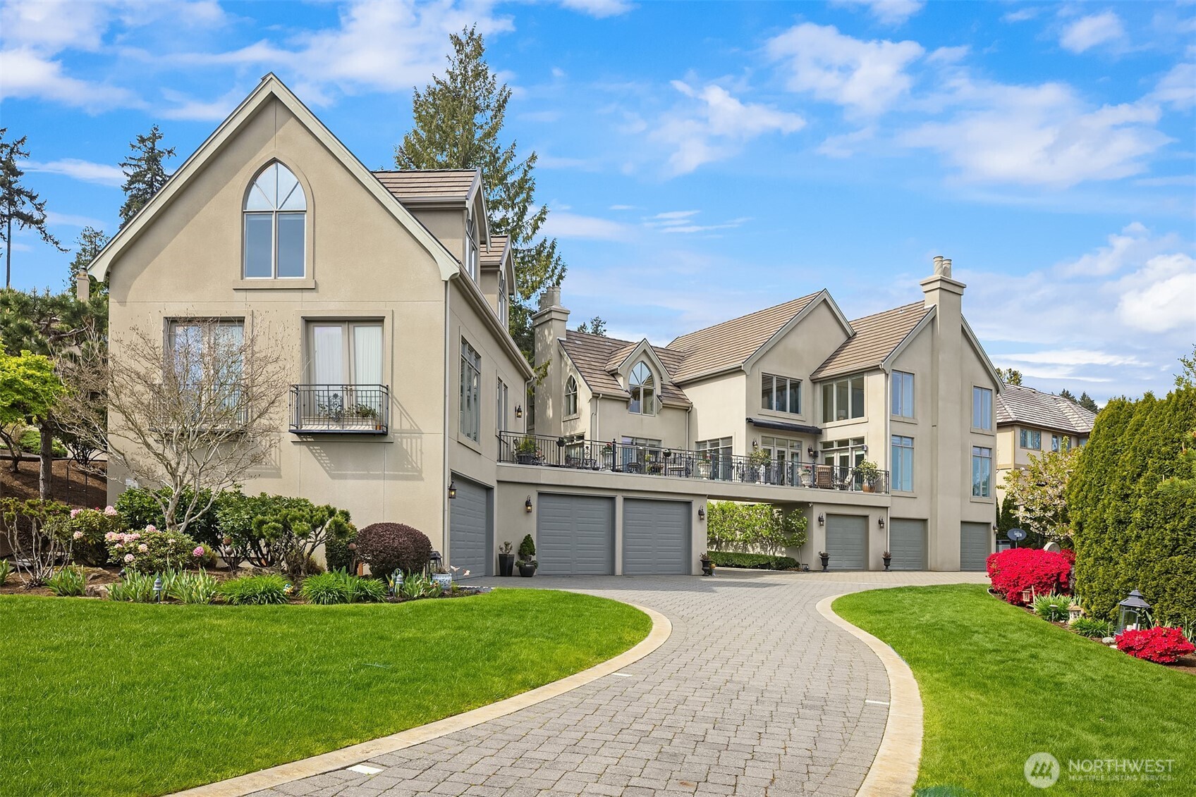 8496 NE Woodland Cove Drive