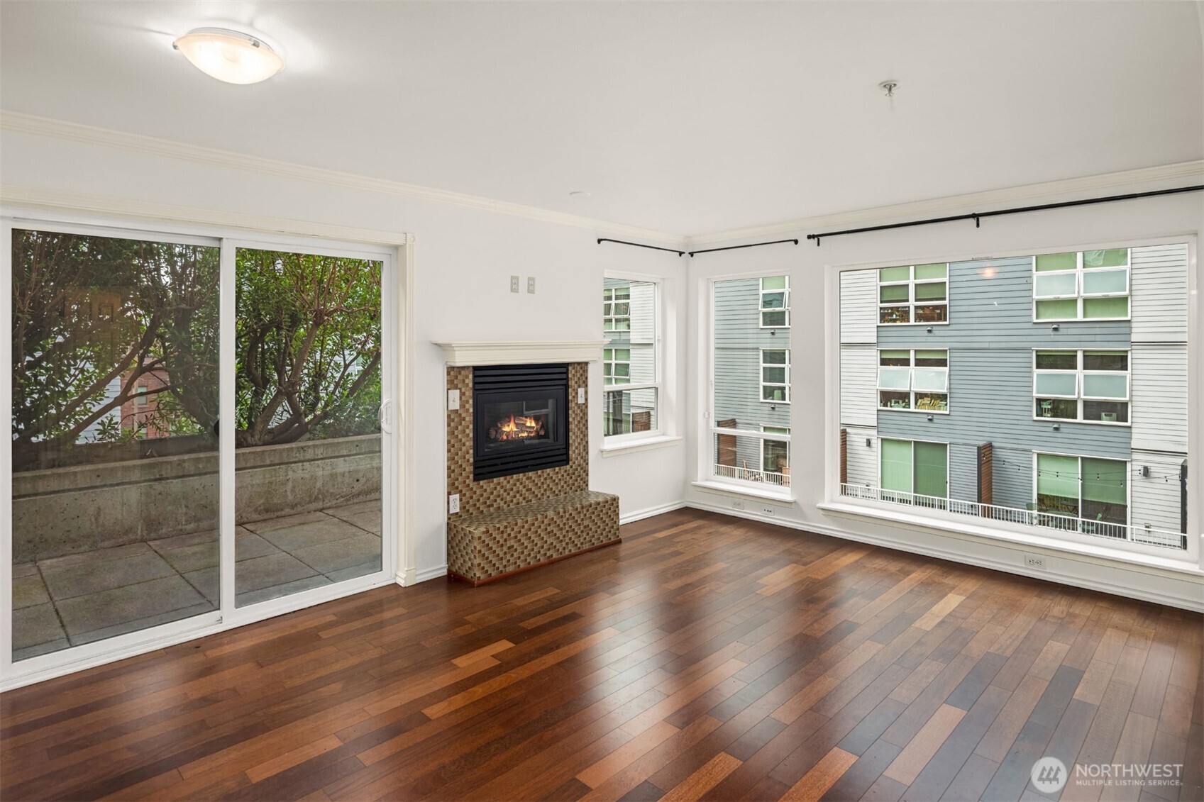 323 Queen Anne Avenue N #202