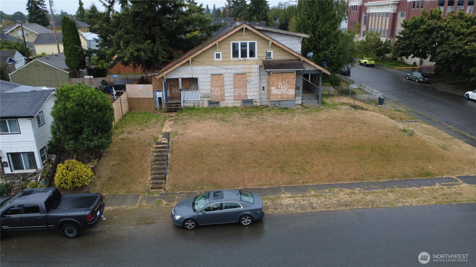 1703 Oakes
