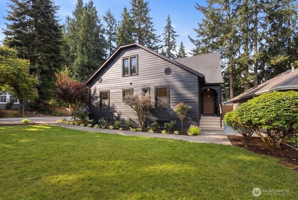 3513 NE 187th Court