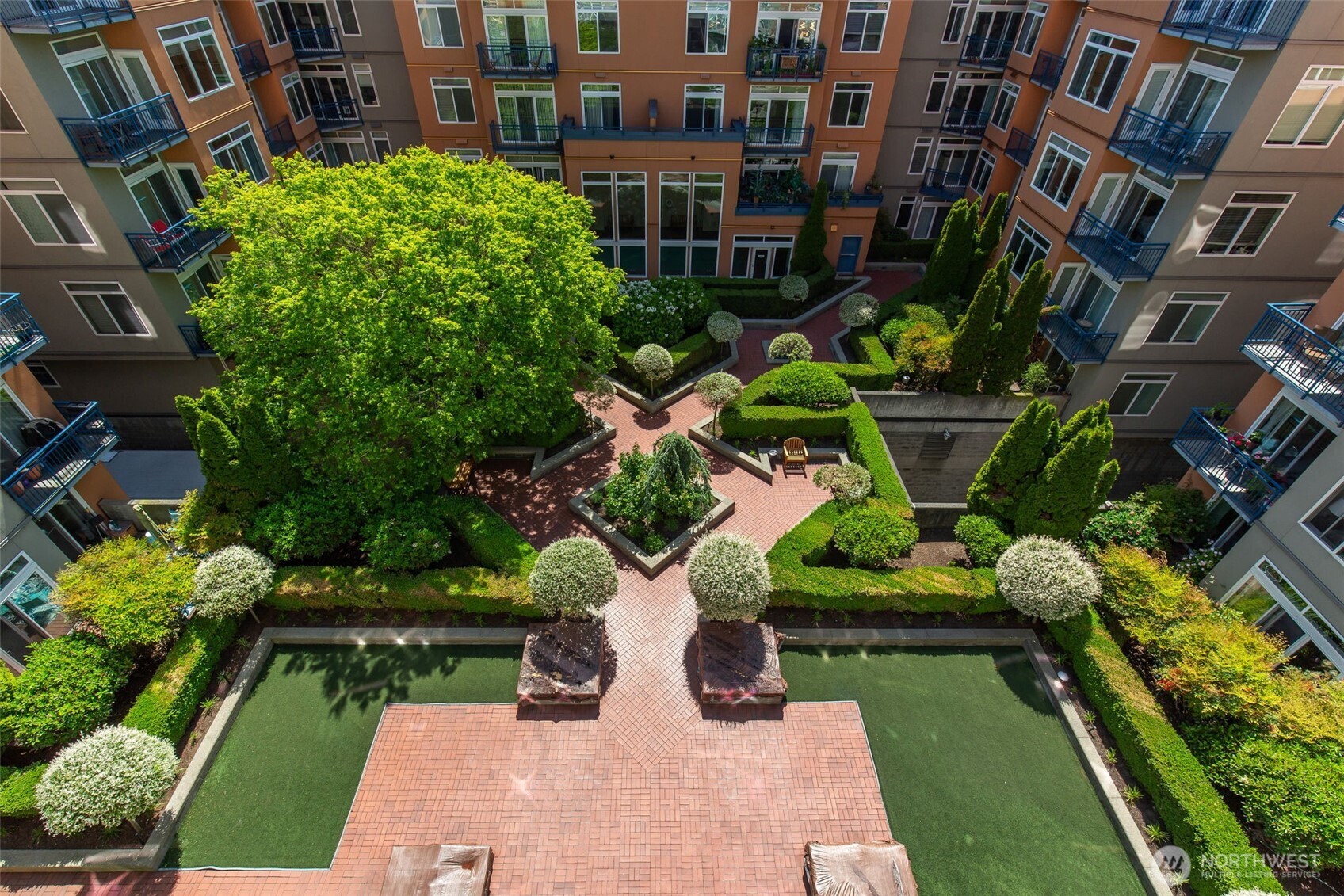 2415 2nd Avenue #449, Seattle, WA 98121, listed at Belltown Court