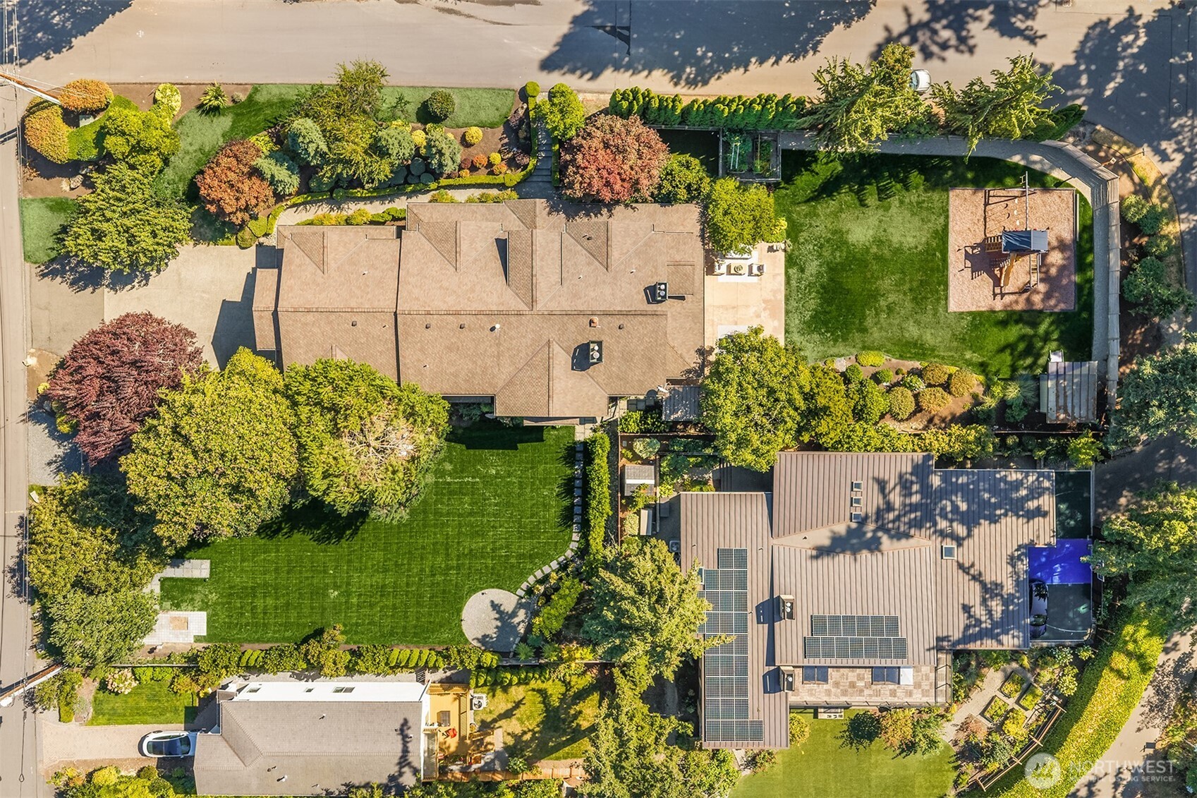 1411 8th Street W