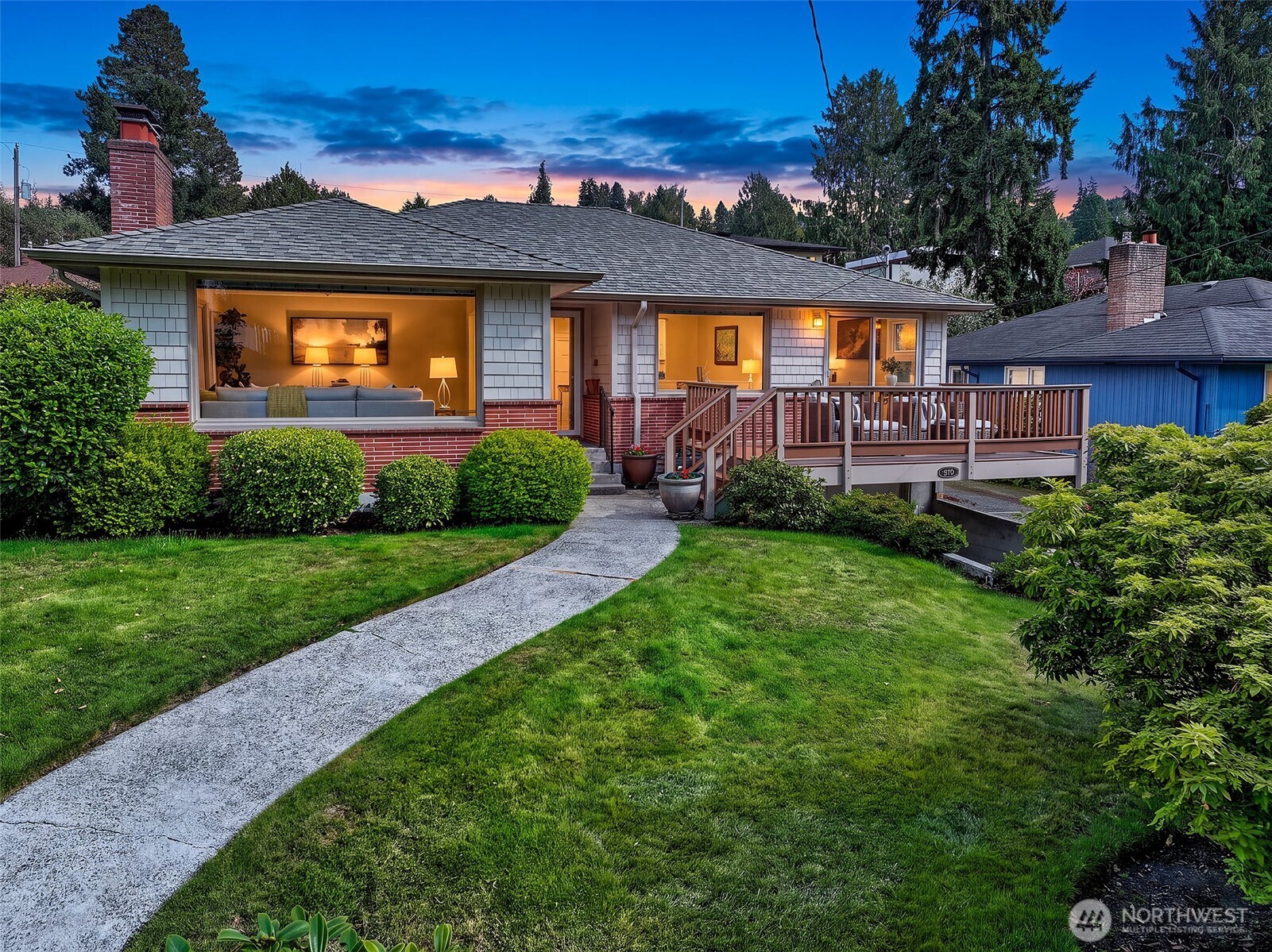 9240 Fauntleroy Way SW
