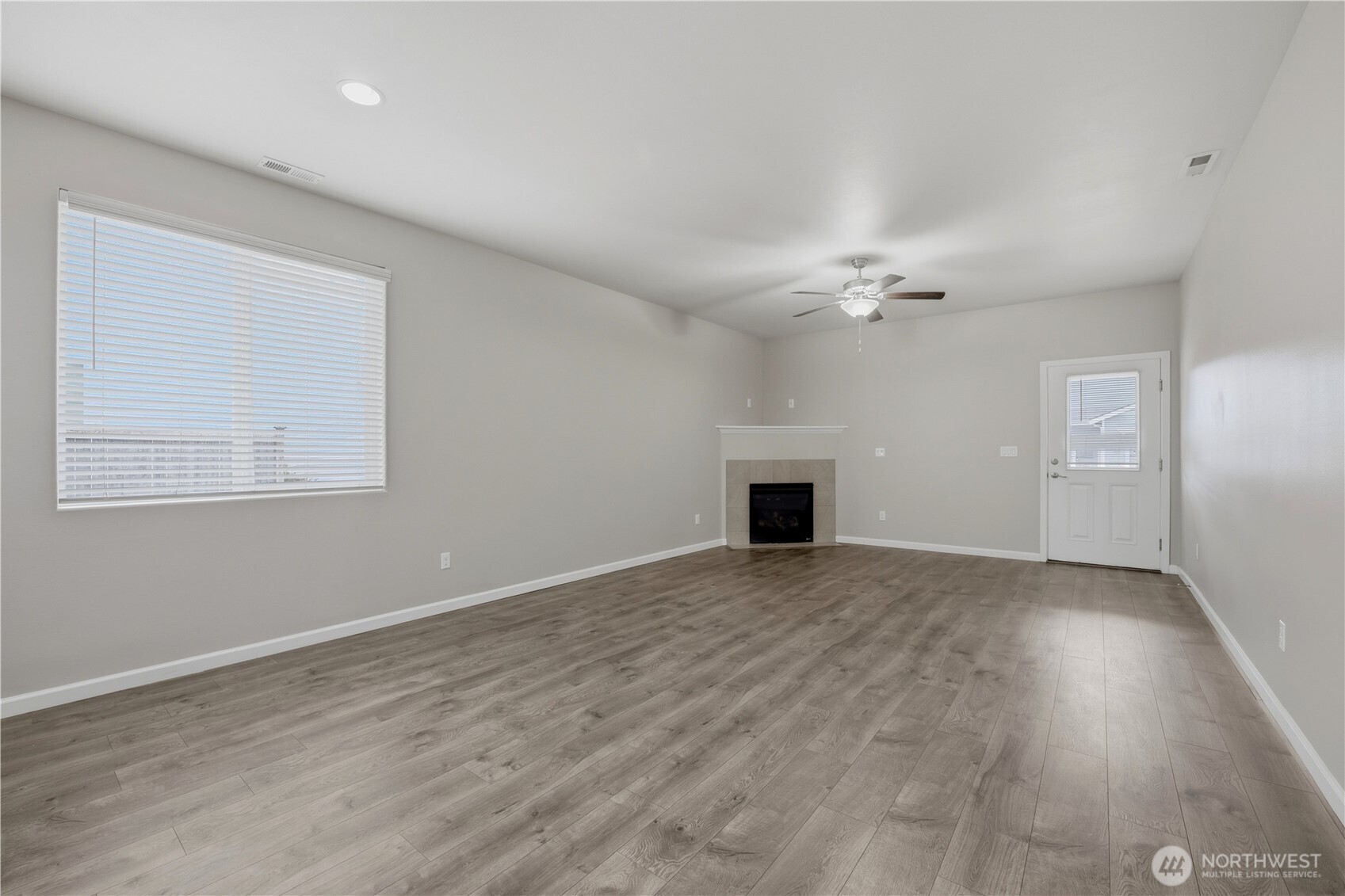 3227 Scotland Alley, Mount Vernon, WA 98273, photo 5 of 25