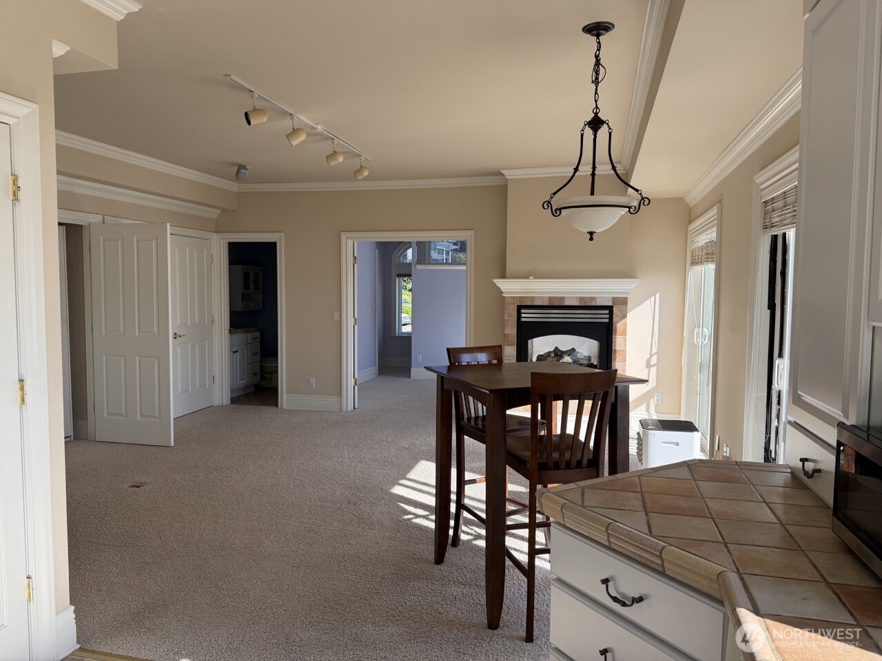 10925 81st PL NE, Kirkland, WA 98034, photo 2 of 18