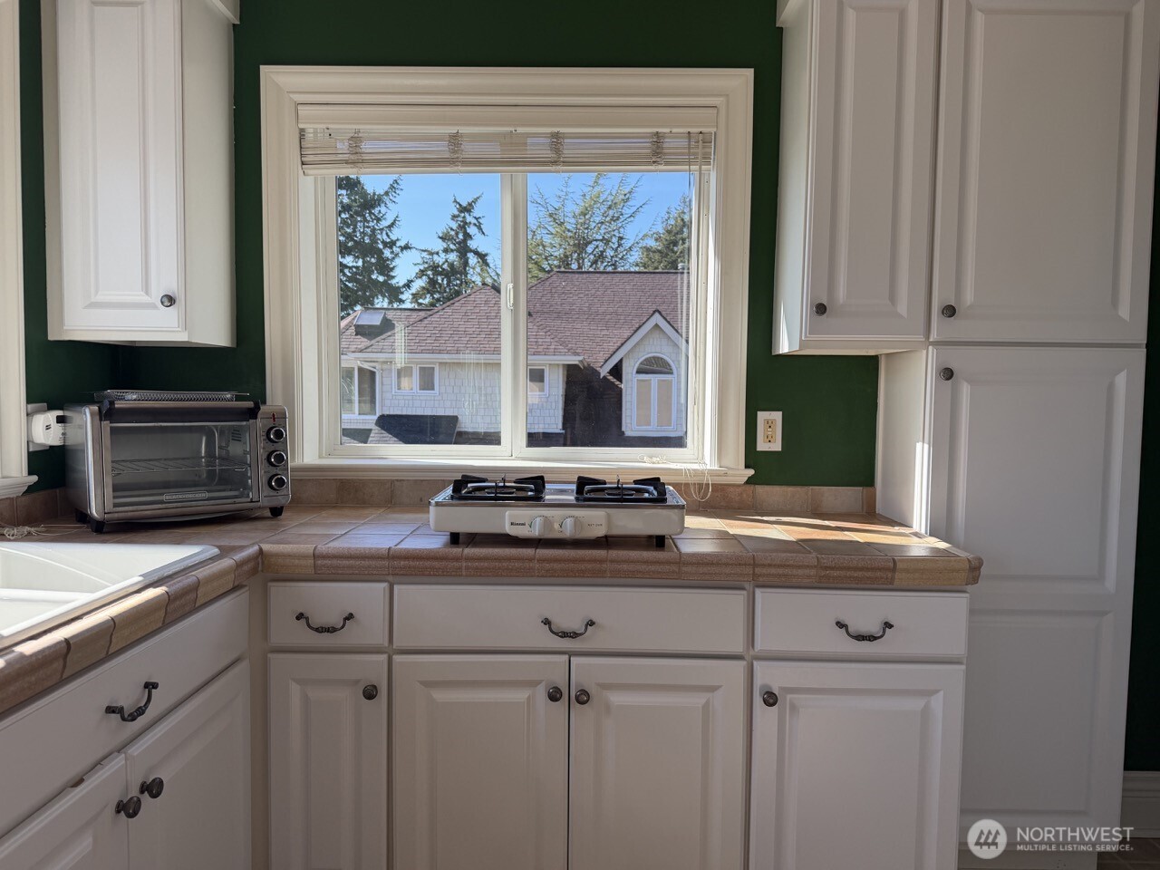 10925 81st PL NE, Kirkland, WA 98034, photo 3 of 18
