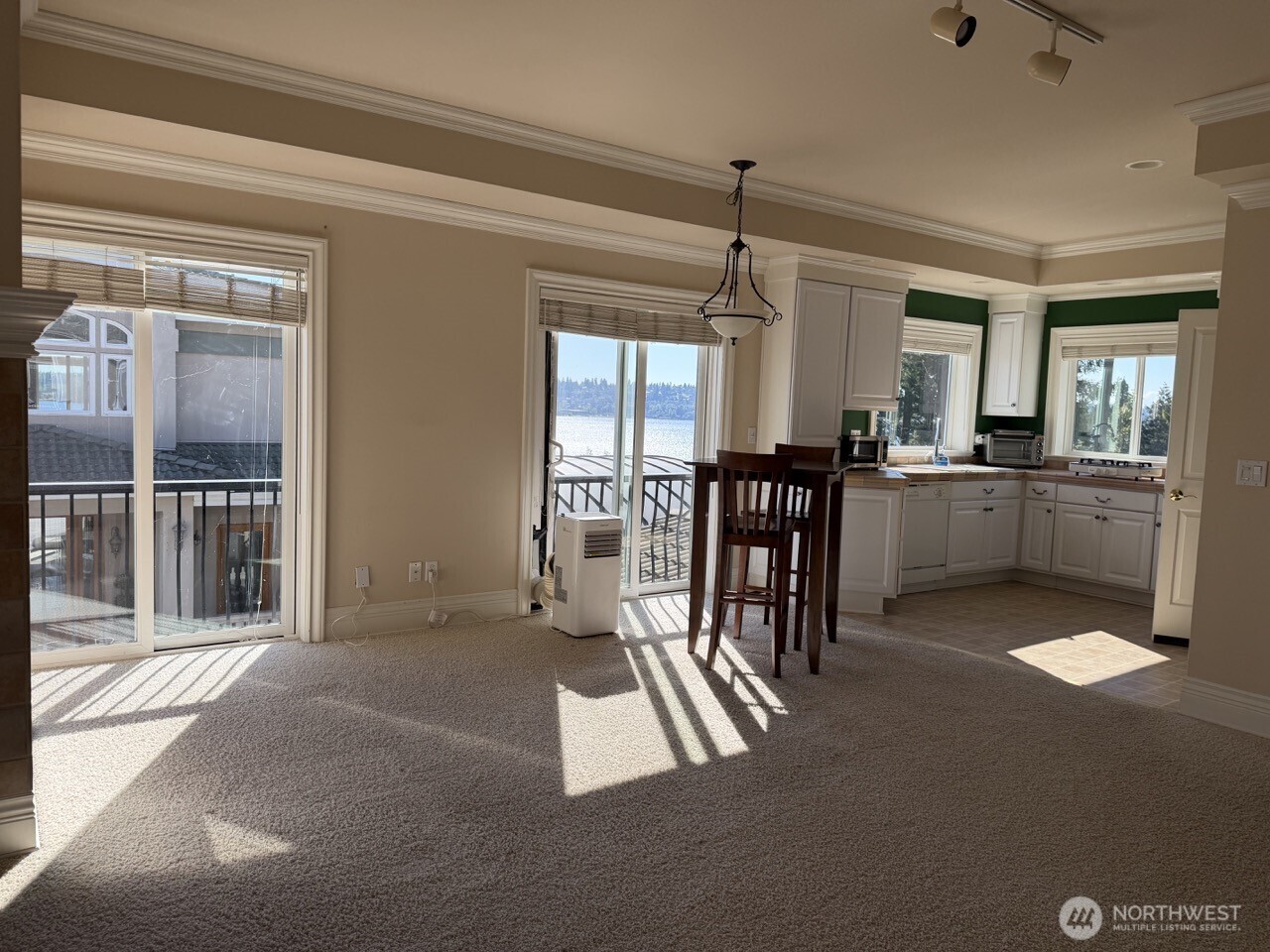 10925 81st PL NE, Kirkland, WA 98034, photo 4 of 18