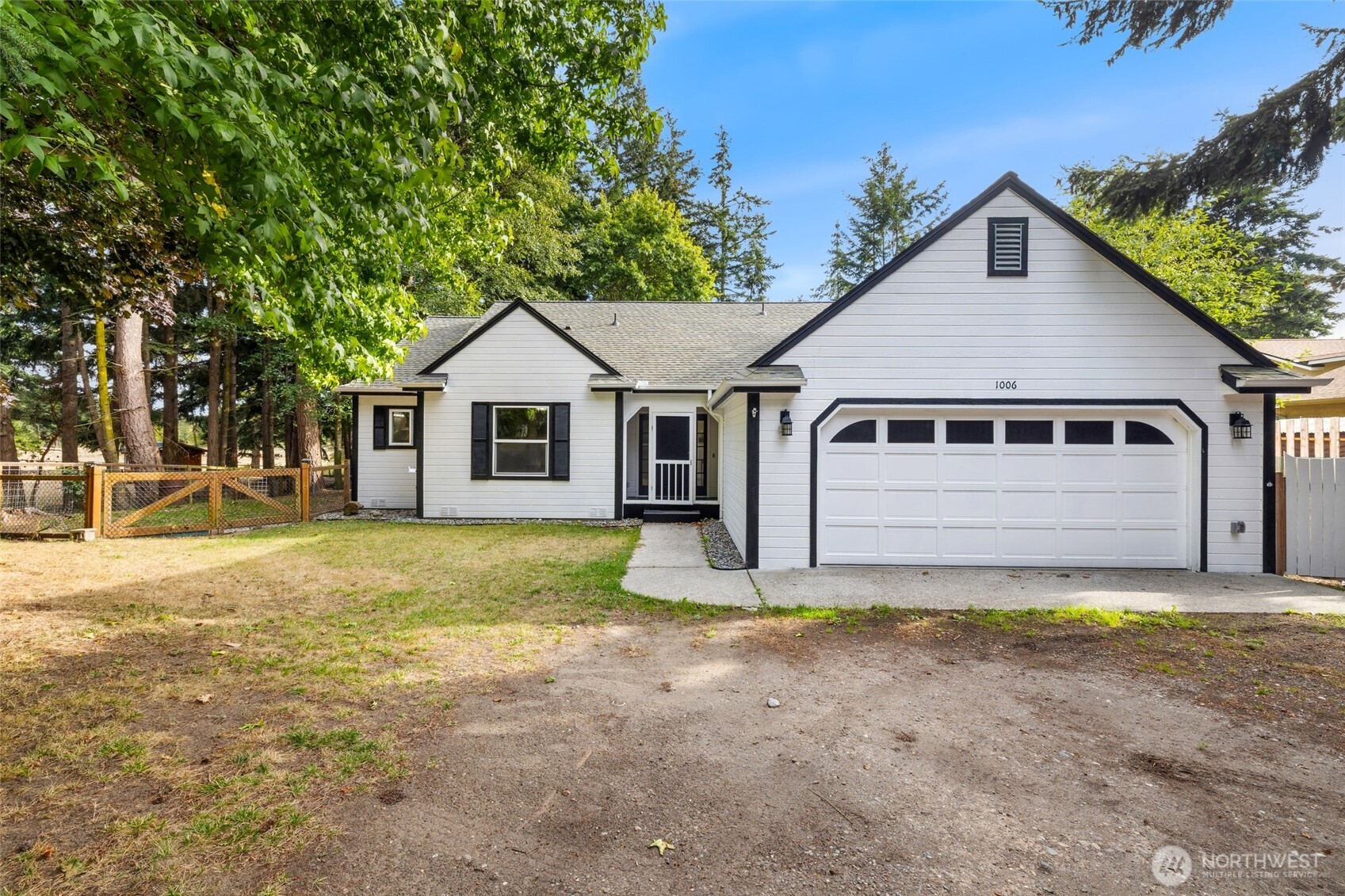 1006 NE Pennington Loop
