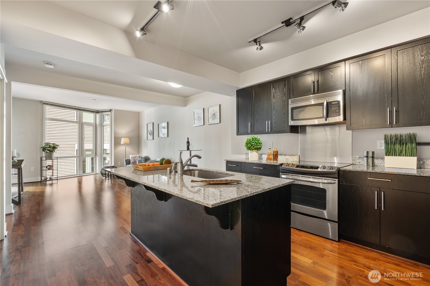 699 John Street #507