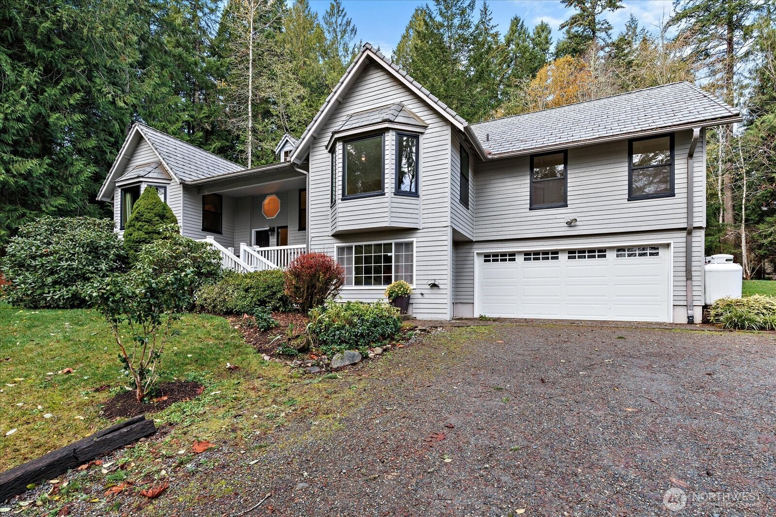 8542 Battle Point Drive NE