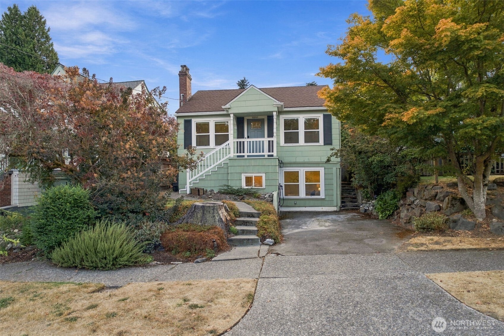 6043 37th Avenue NE