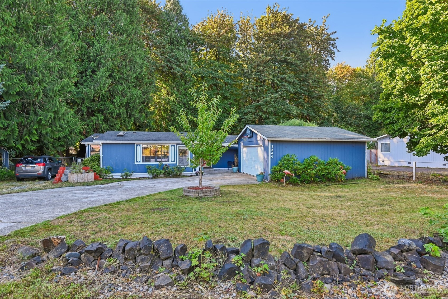 9244 Longhorn Loop SE