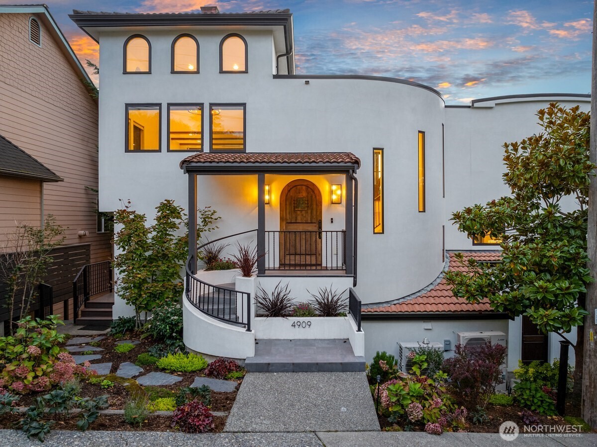 4909 SW Othello Street