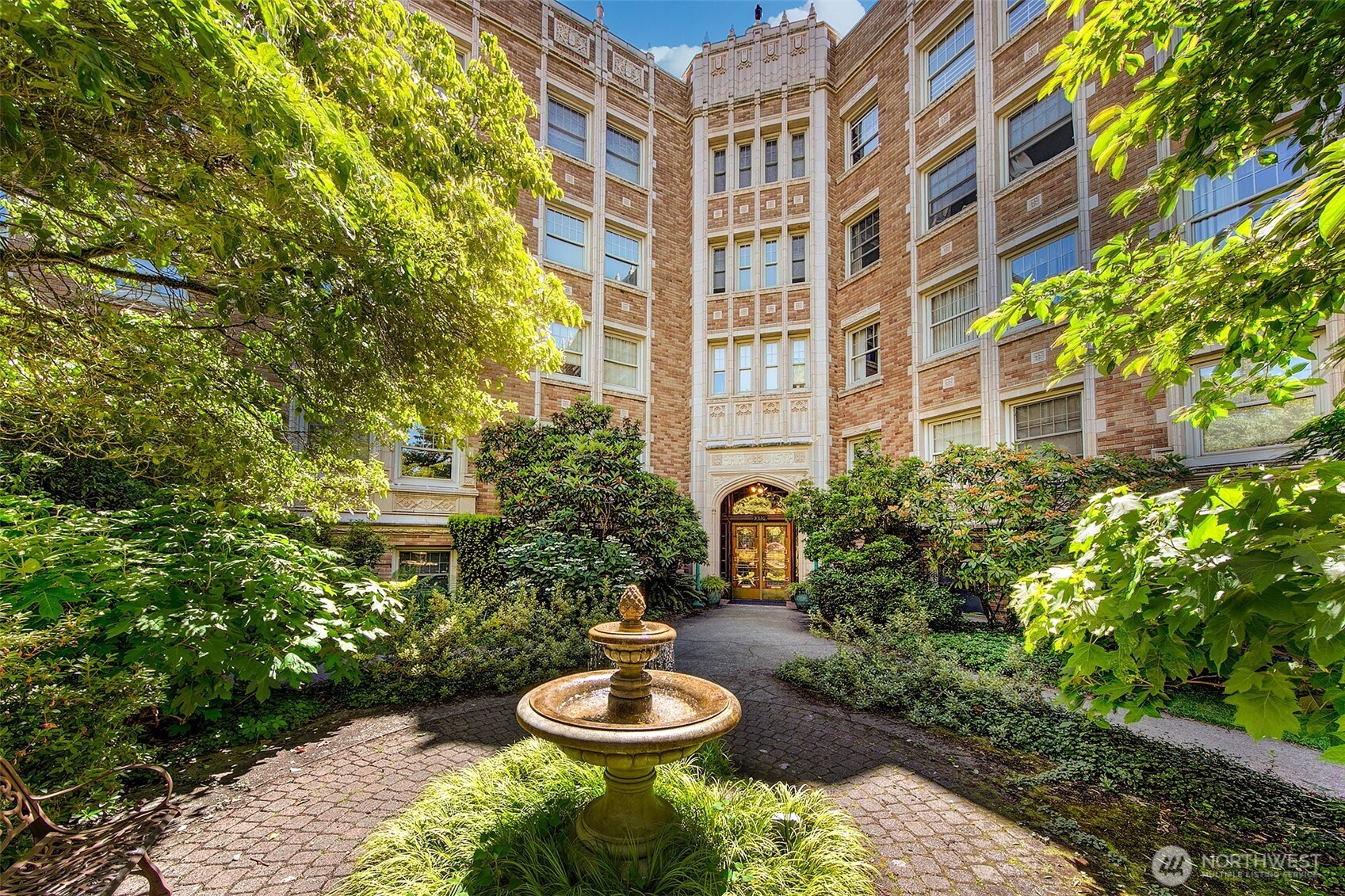 5810 Cowen Place NE #310