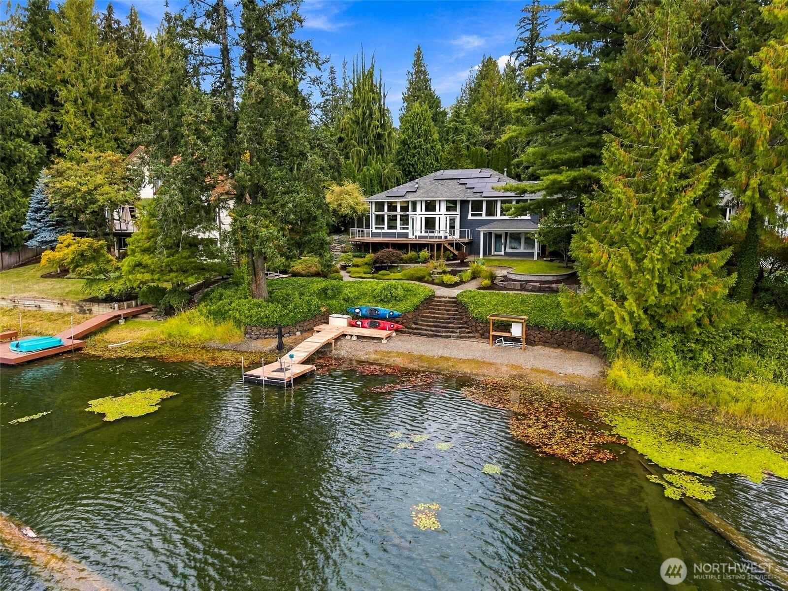 1537 Colonial Court SW