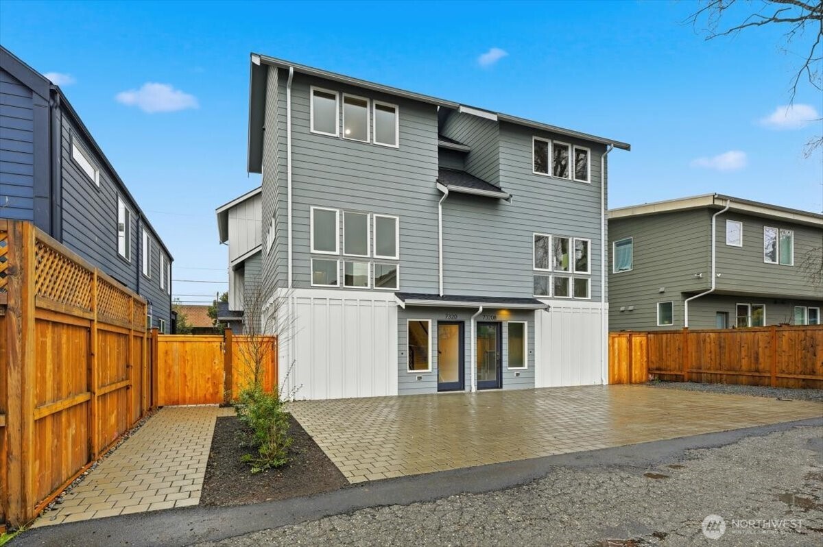 7320 11th Avenue NE