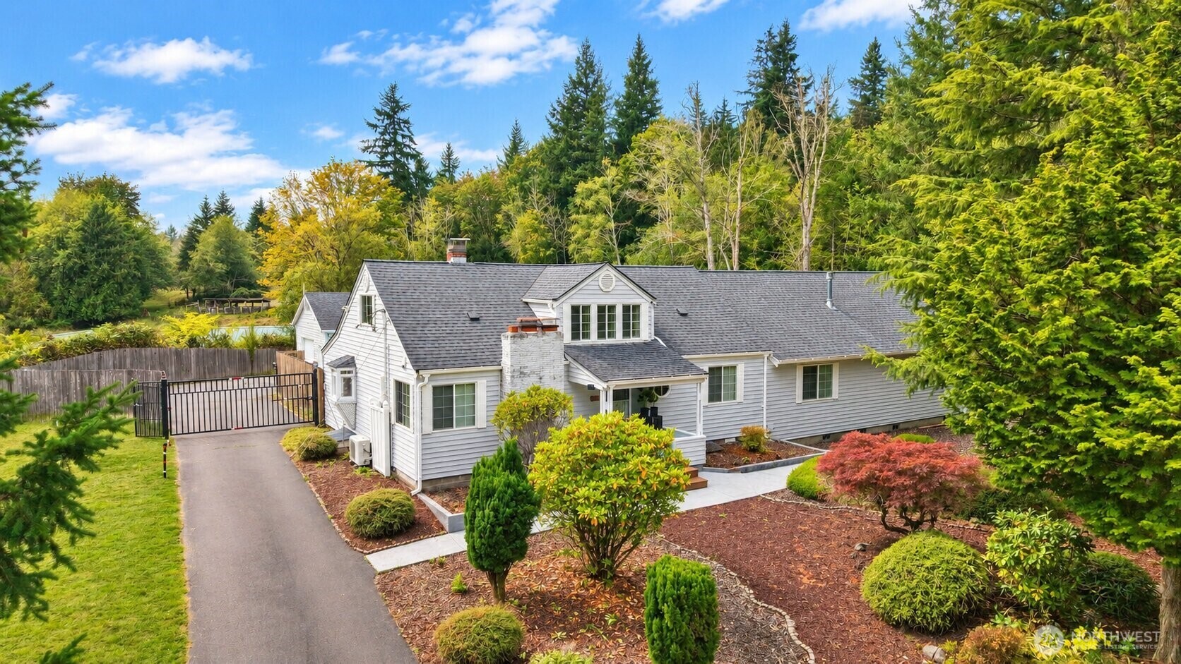 2272 Long Lake Road SE