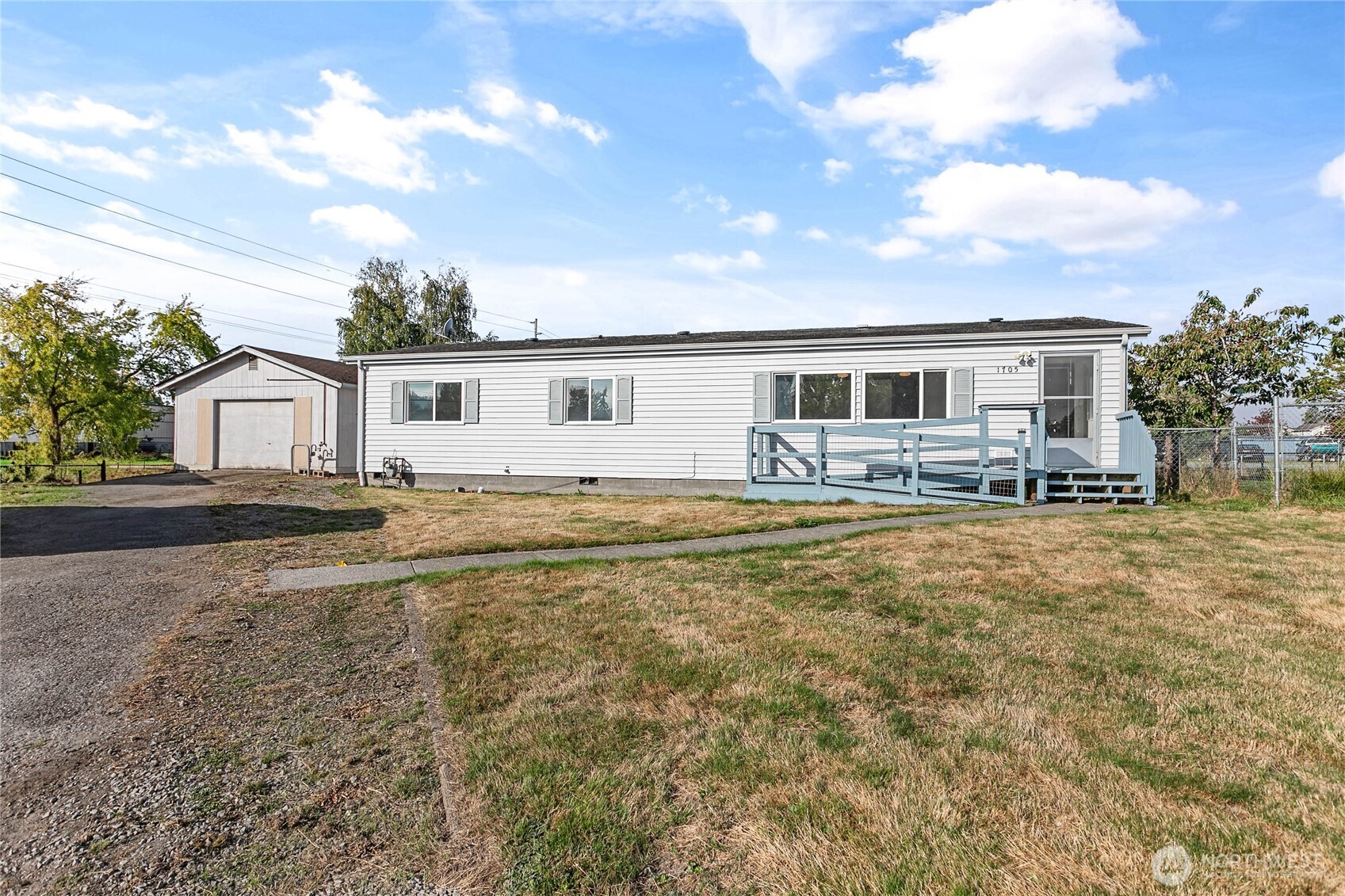 1705 N 32nd Place