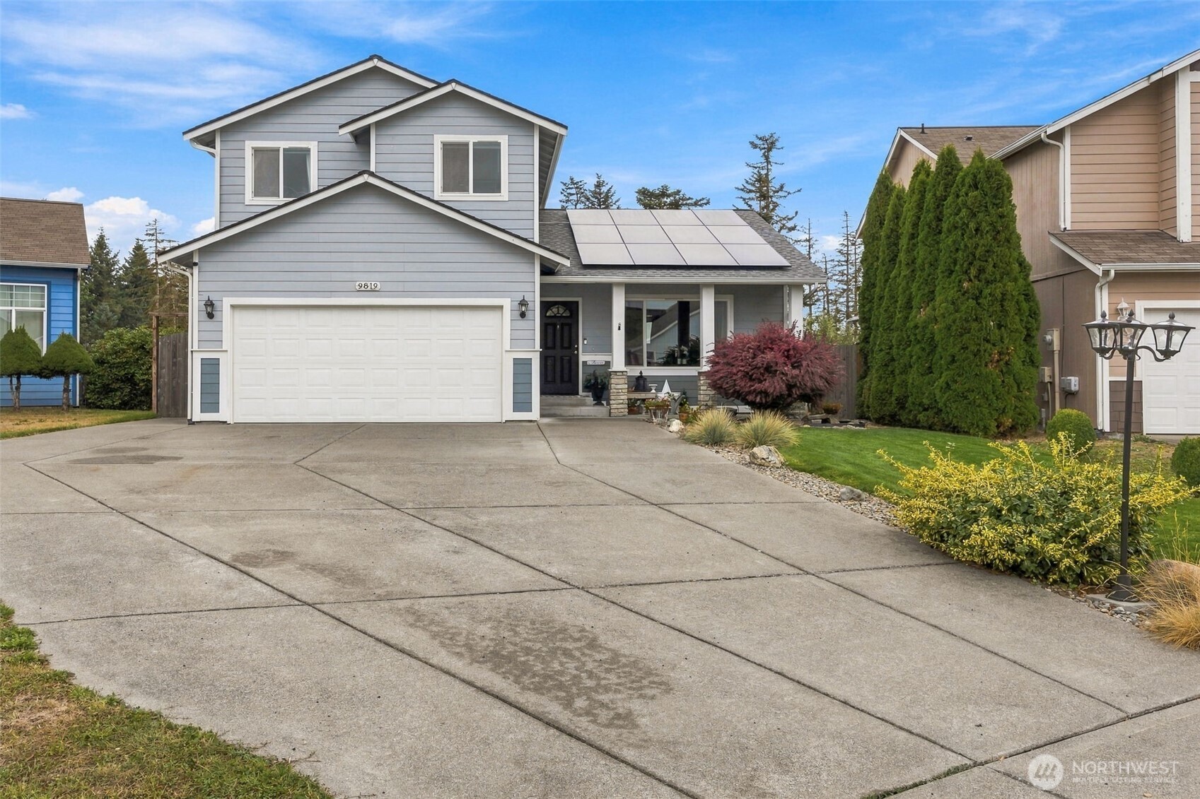 9819 Greenleaf Loop SE