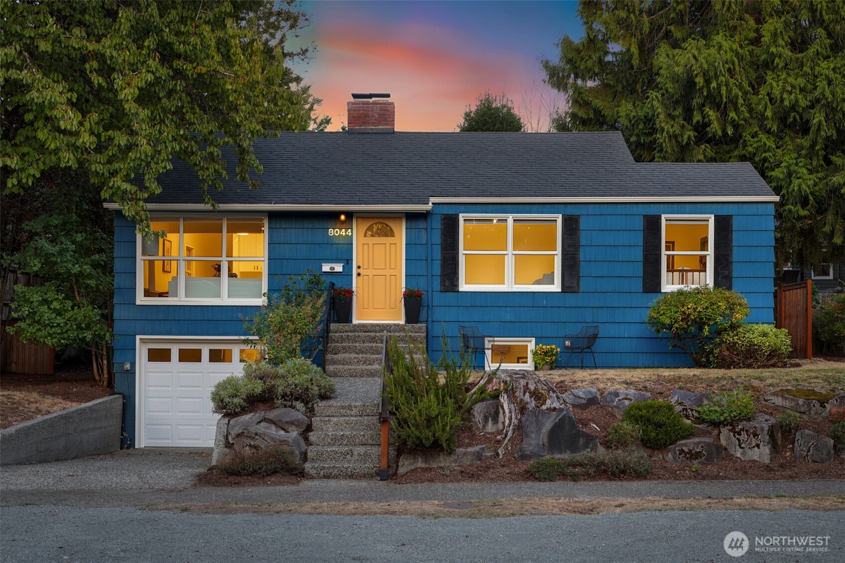 8044 38th Avenue NE