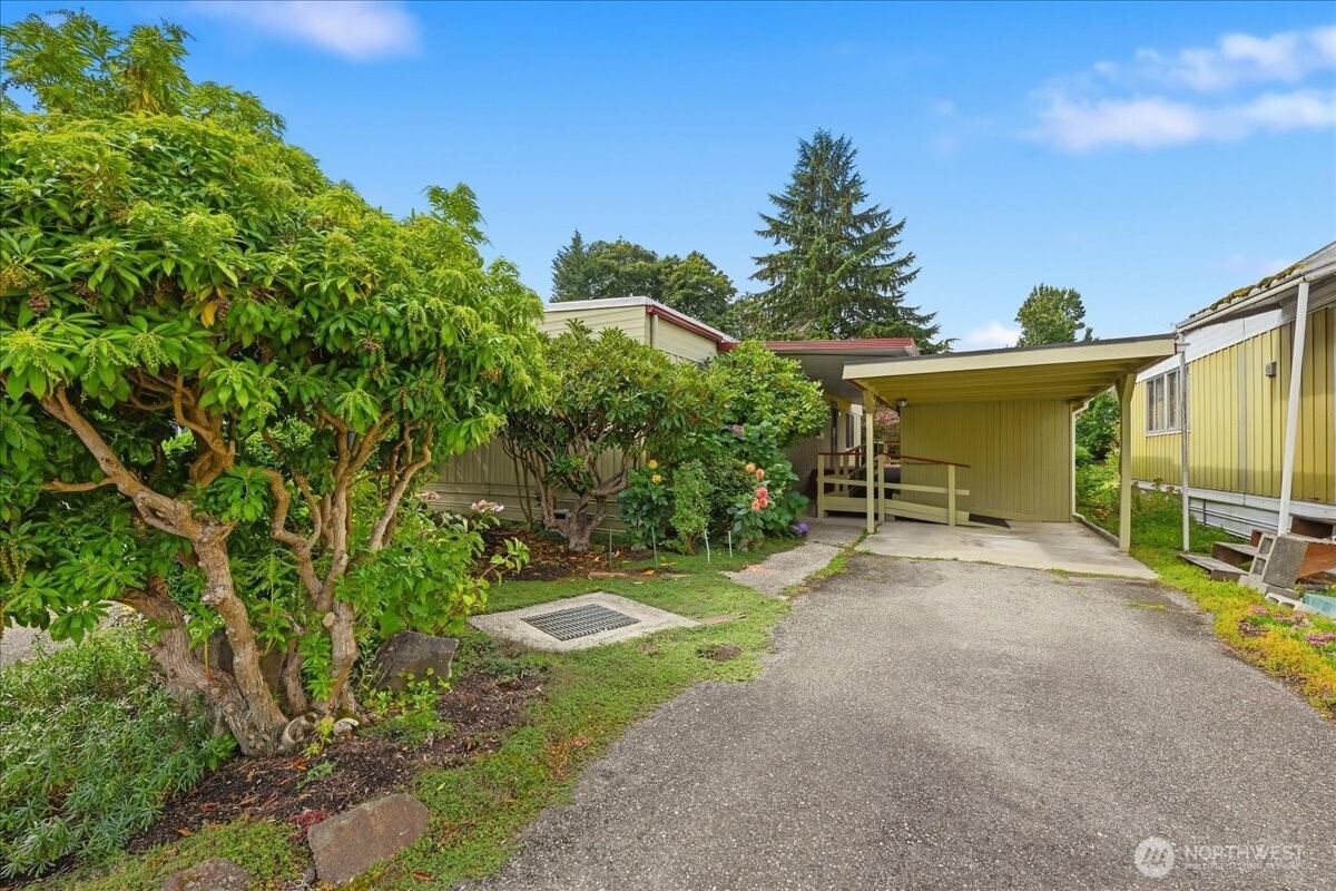 11330 E Riverside Drive #40