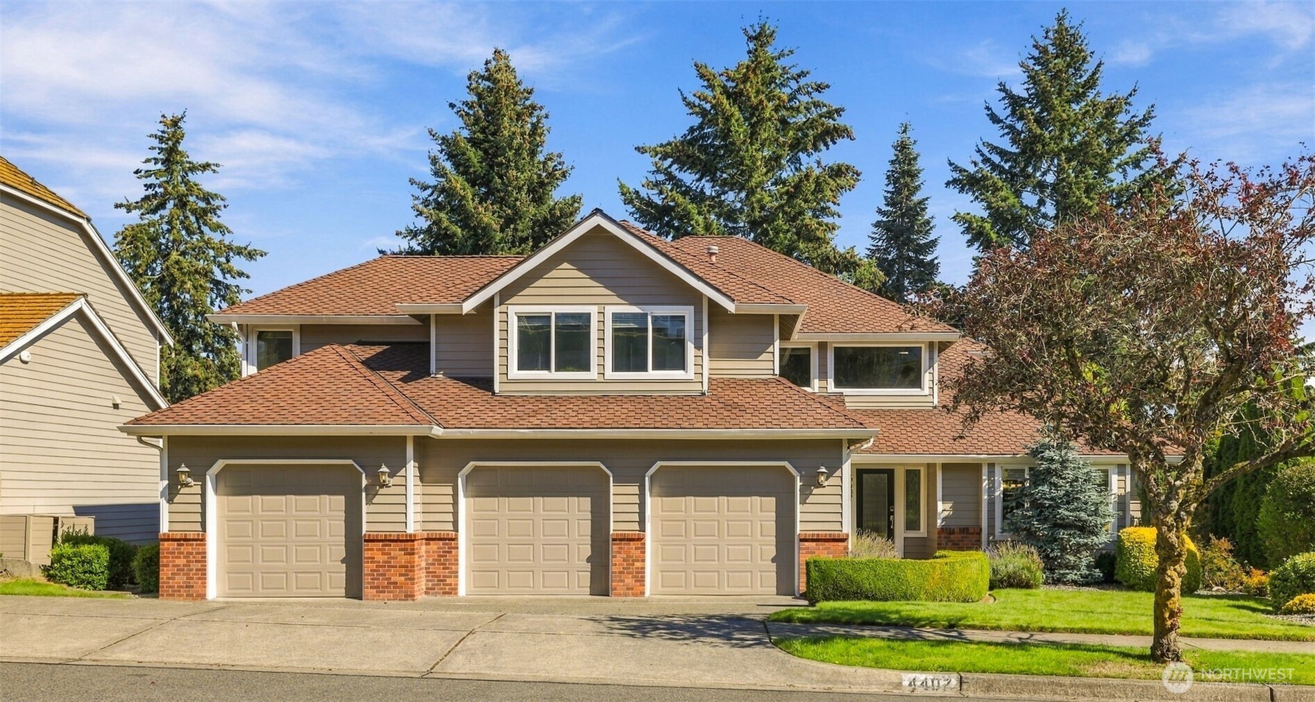 4407 Country Club Drive NE
