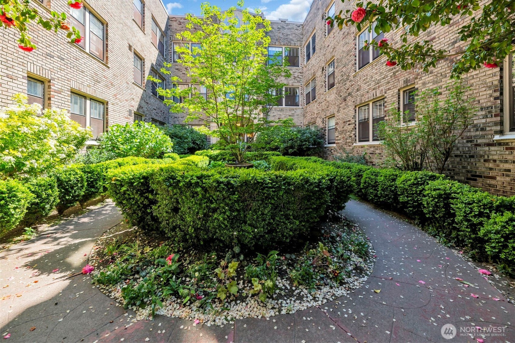 1605 E Olive Street #208