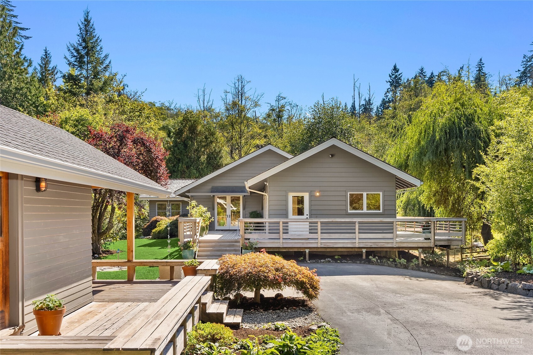 7183 NE Eagle Harbor Drive NE