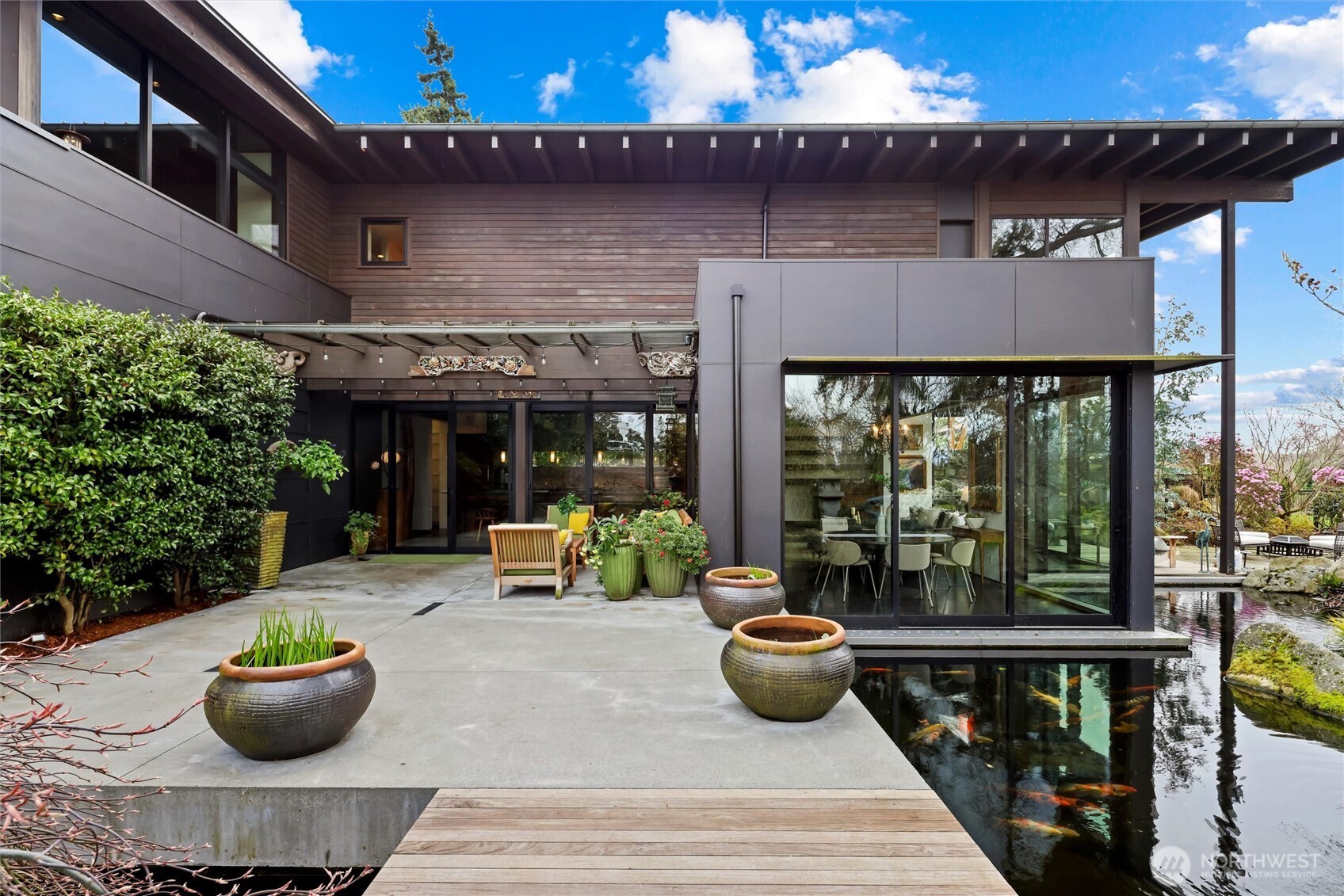 919 6th Street W