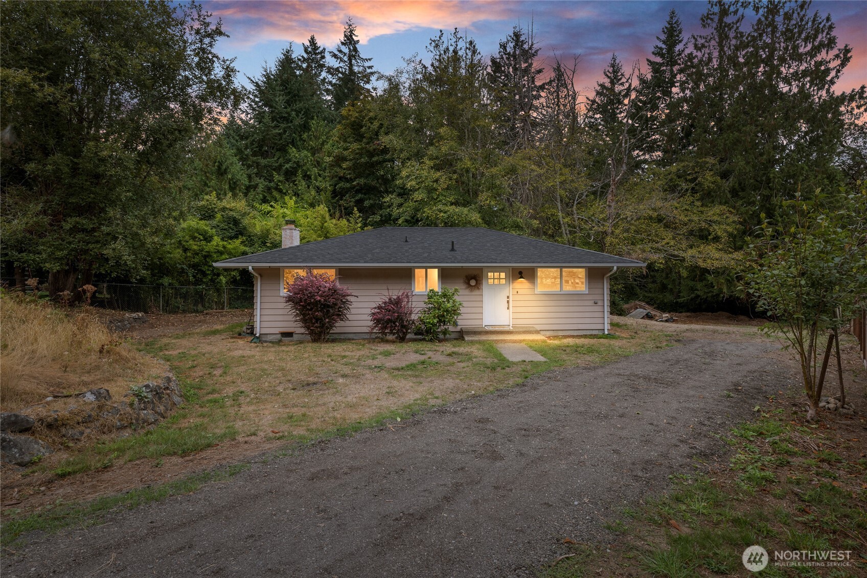 811 Hyak Way