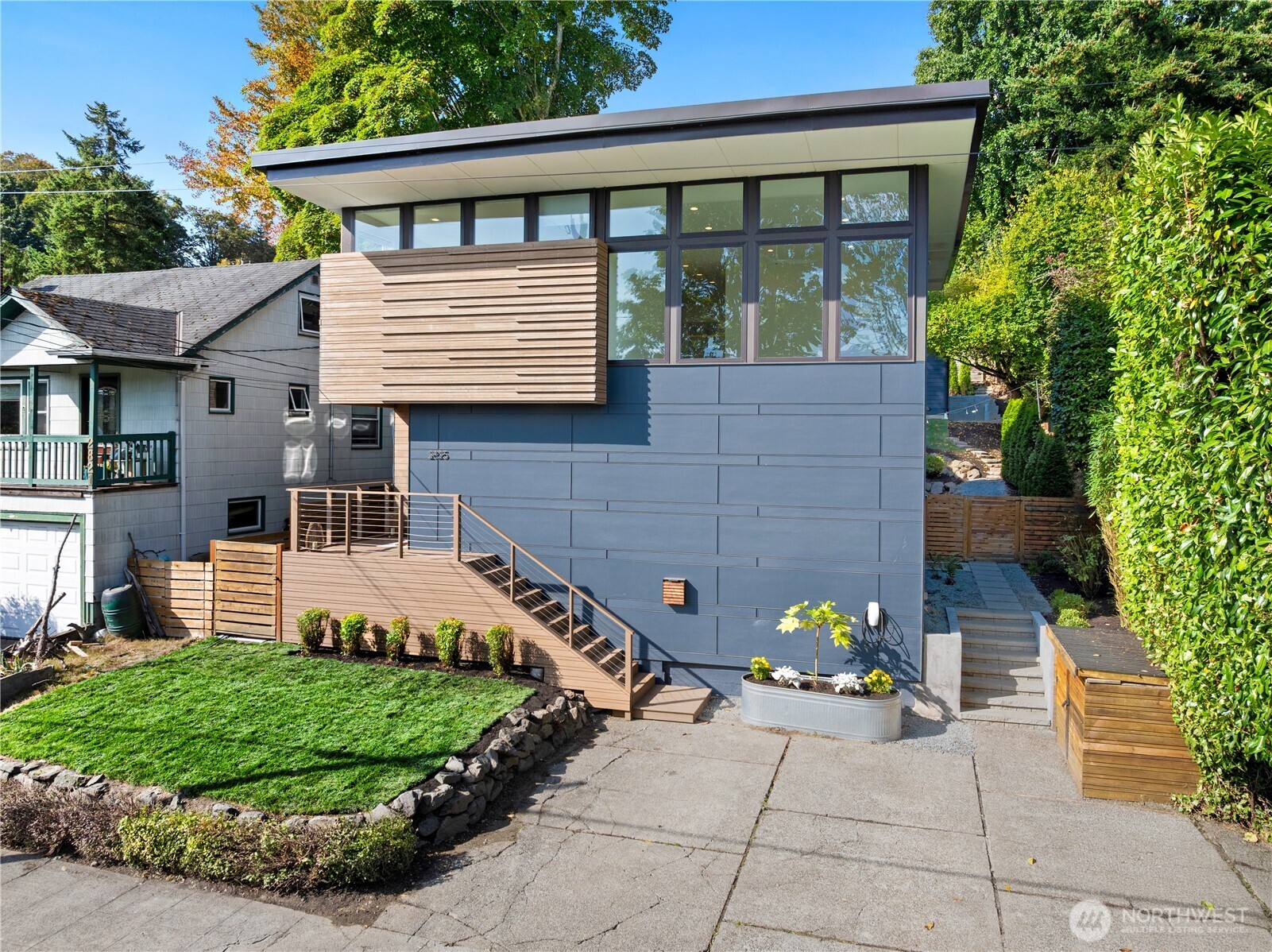 2825 22nd Avenue W