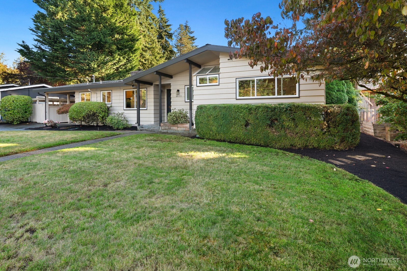 6633 NE Arrowhead Drive
