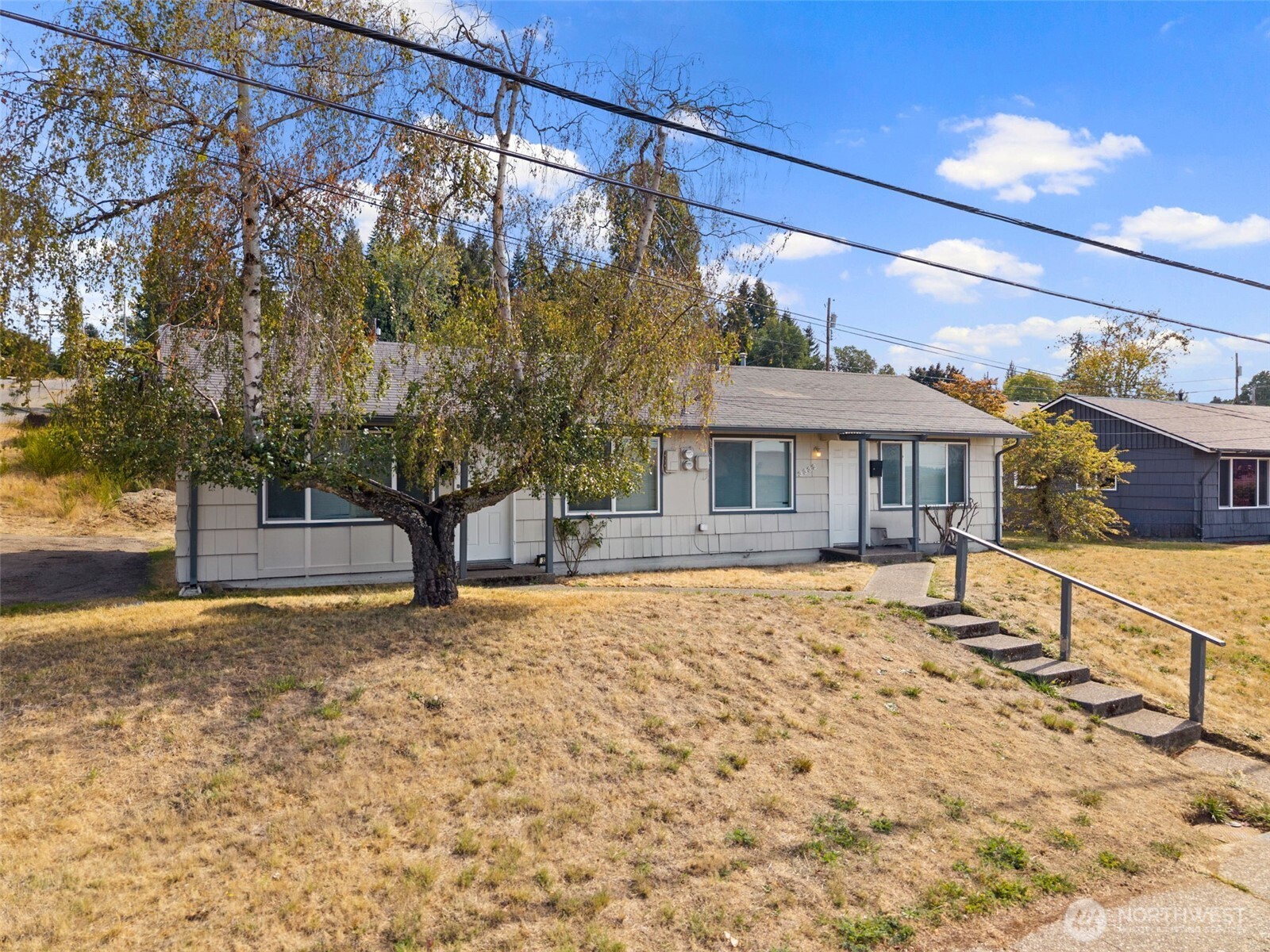 3332 & 3334 Halverson Avenue