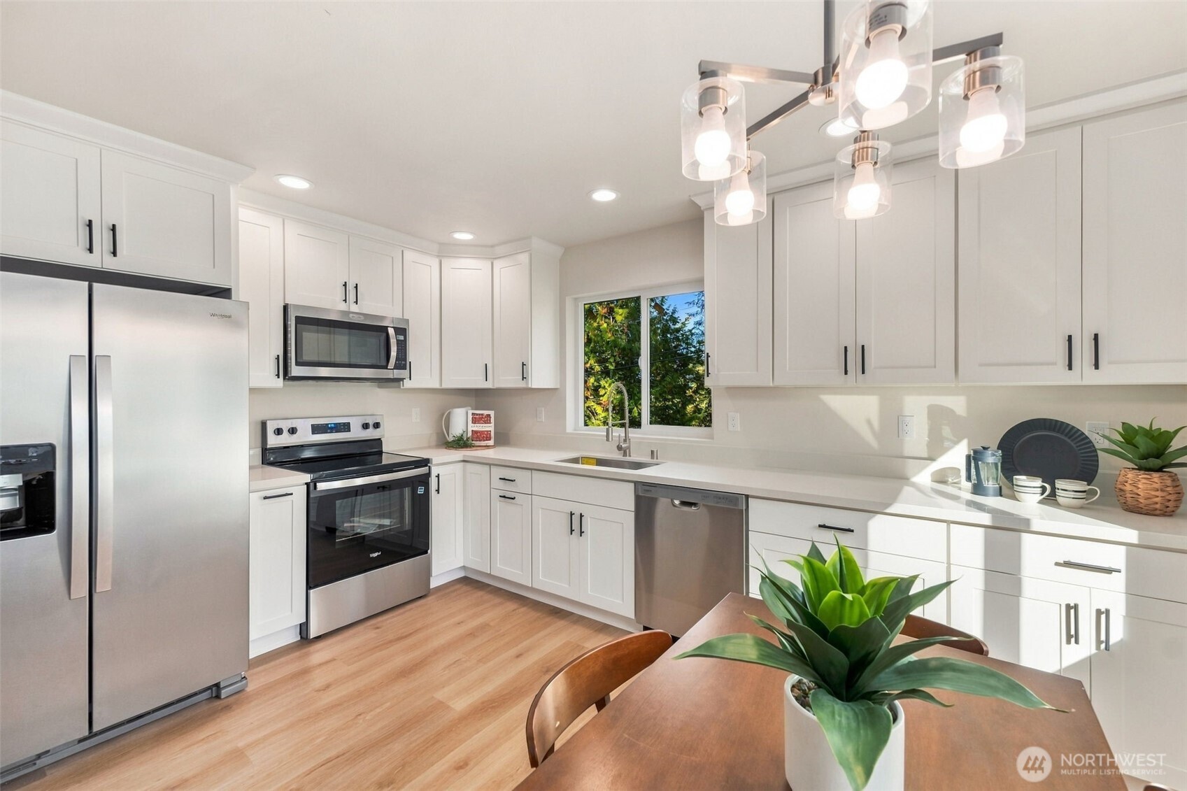 2389 Viking Street W