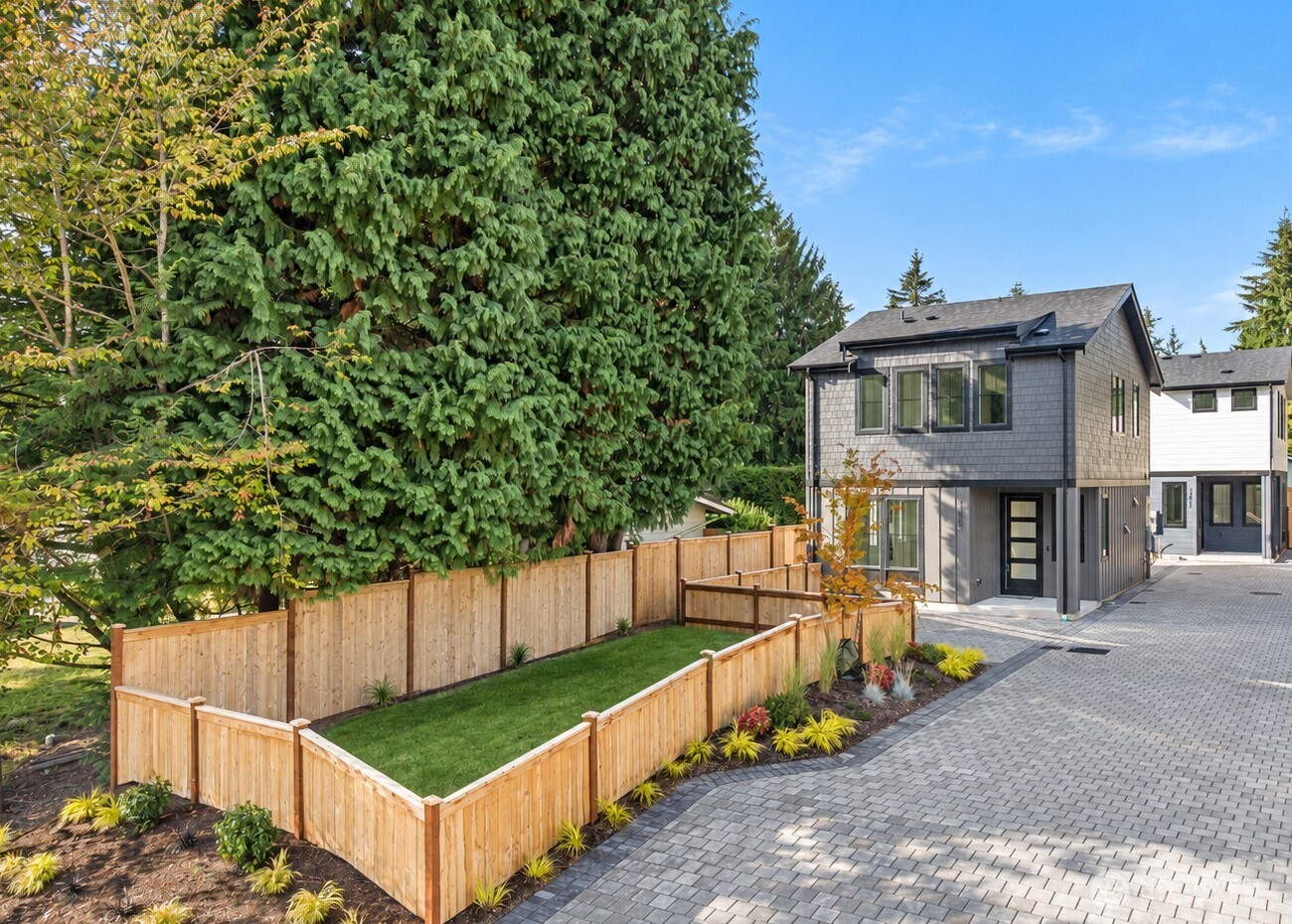 13807 84th Lane NE