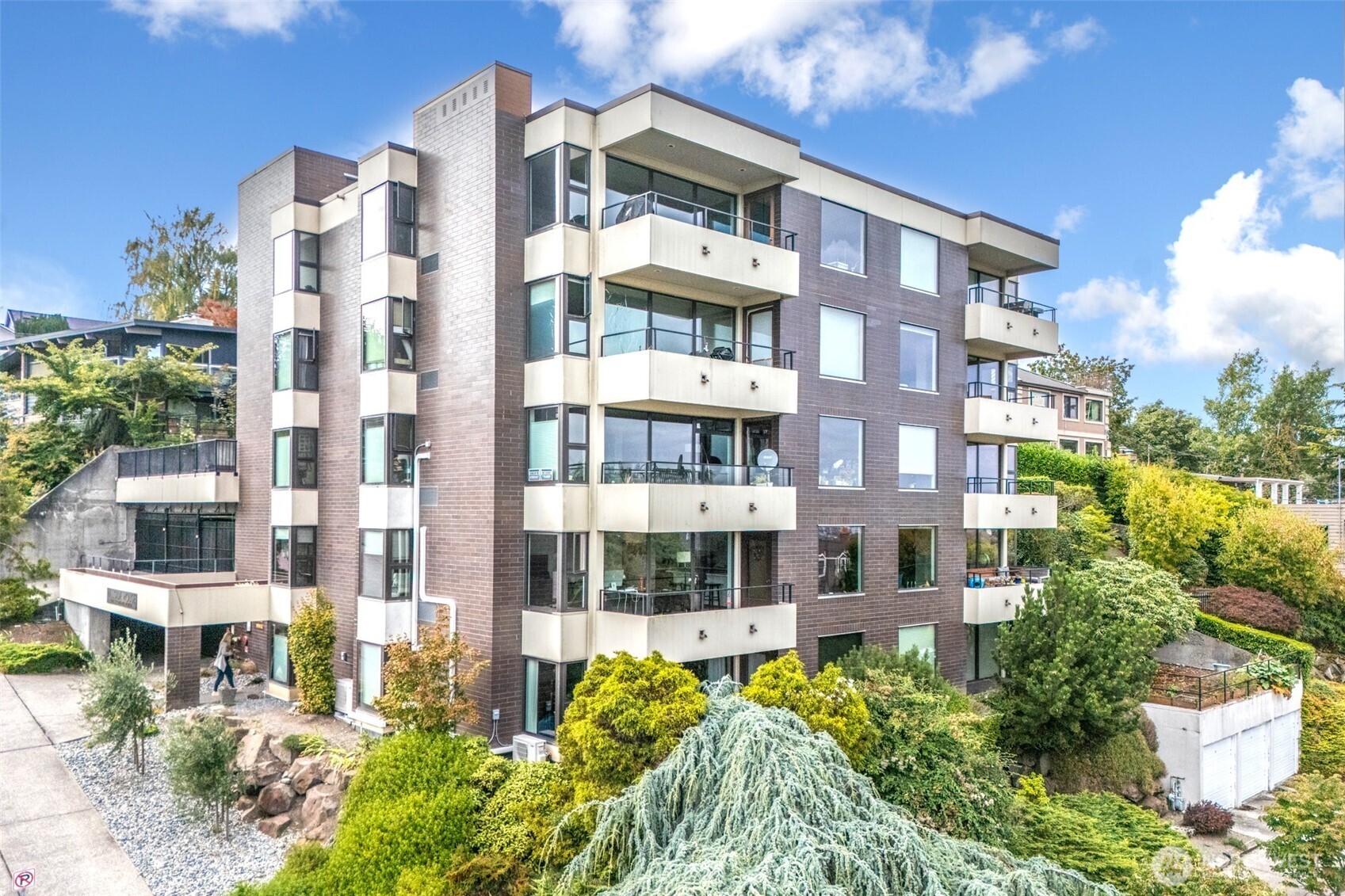 1605 5th Avenue N #102